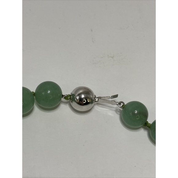 Stunning Sterling Silver And Jade Beaded Hand-knotted Necklace - Picture 3 of 9